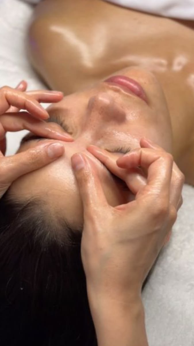 Facial Relax Massage